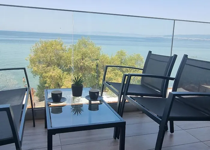 Paradise Sea View * Peraía